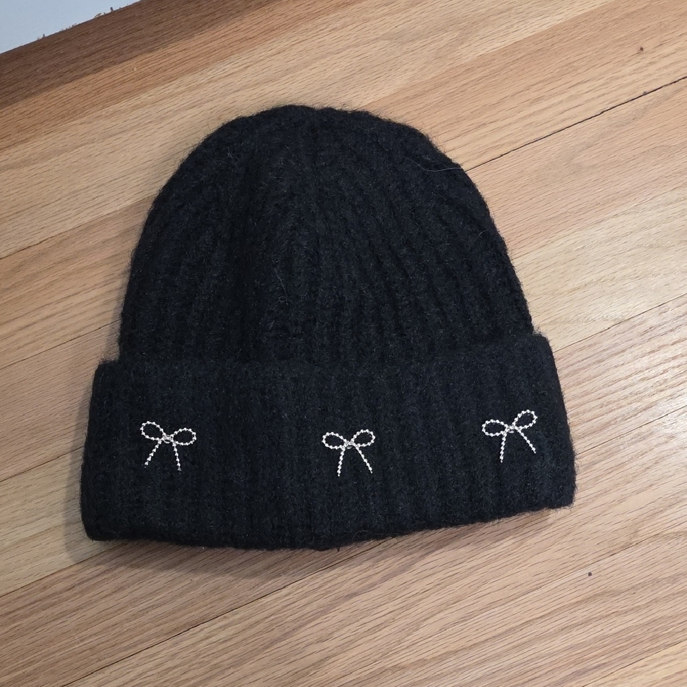Source Unknown Black Knit Hat with Bow Details